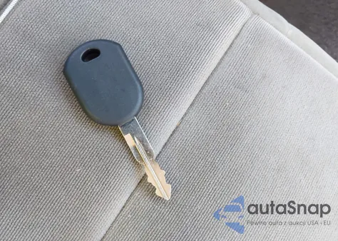 2005 Mercury Grand Marquis Gs из США, поврежденный, VIN 2MEFM74W85X629888